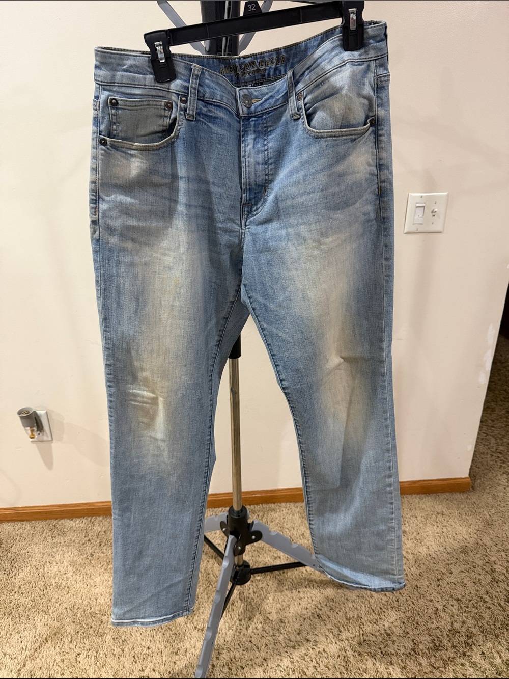 American Eagle Outfitters Men's Slim Straight Light Wash Blue Jeans